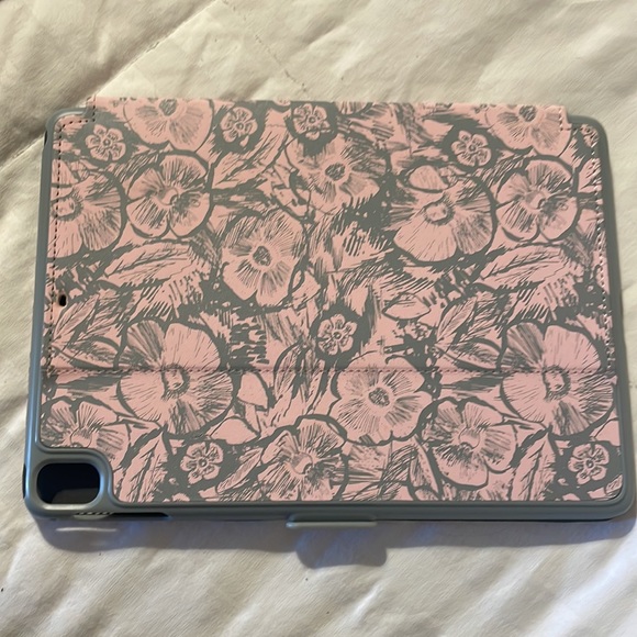 SPECK ipad cover! - Picture 2 of 3